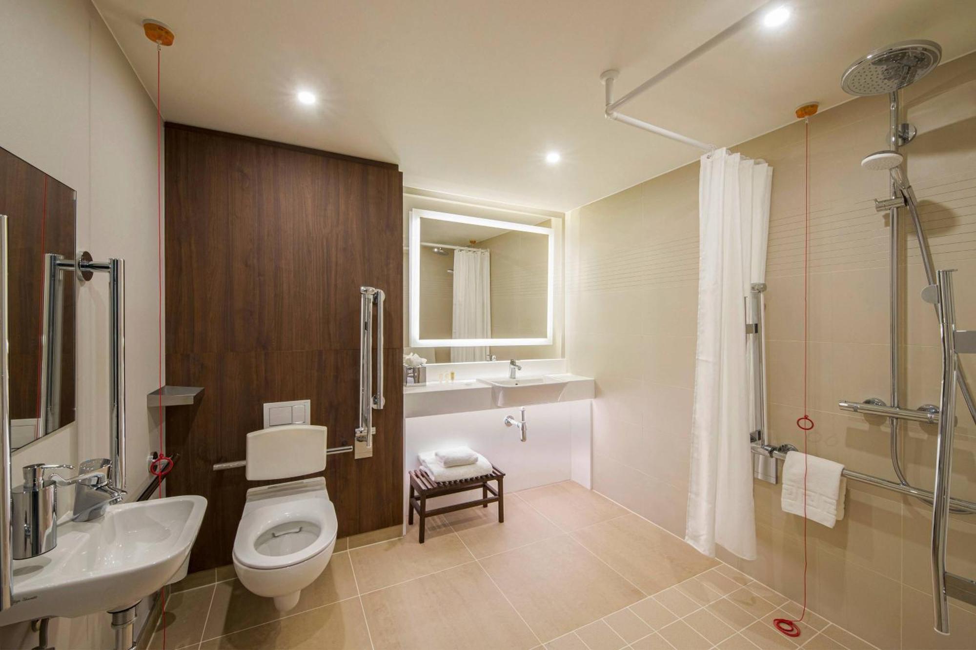 คอร์ตยาร์ด บาย แมริออท อินเวอร์เนส แอร์พอร์ต Hotel ภายนอก รูปภาพ