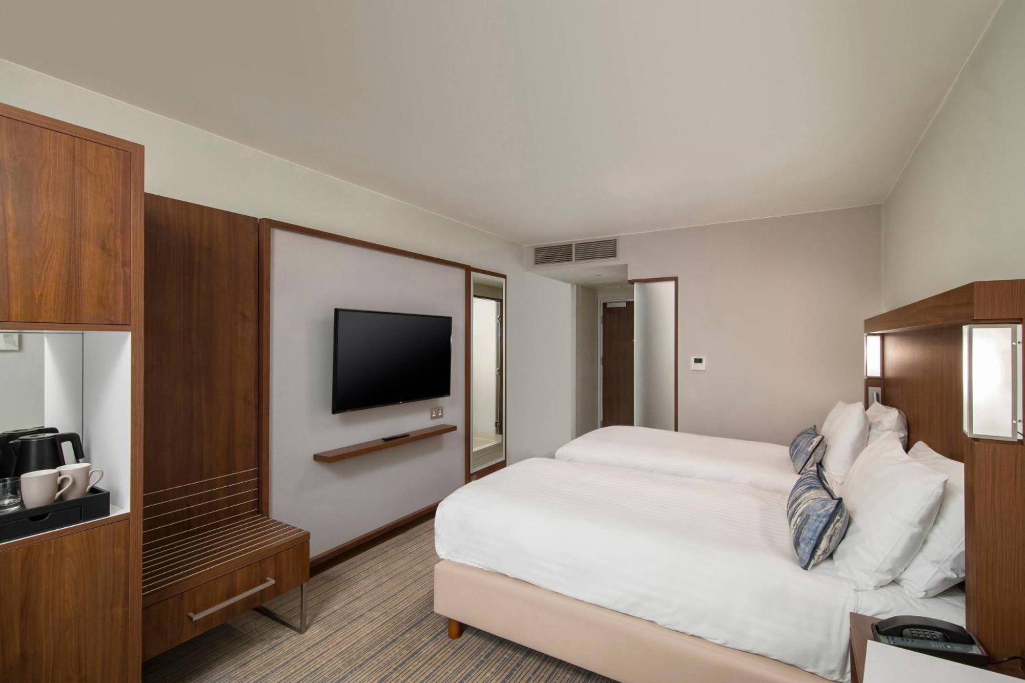คอร์ตยาร์ด บาย แมริออท อินเวอร์เนส แอร์พอร์ต Hotel ภายนอก รูปภาพ